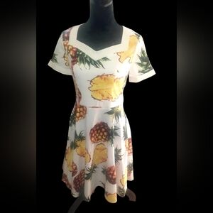 Womens NWOT Size M DressyStar dress.